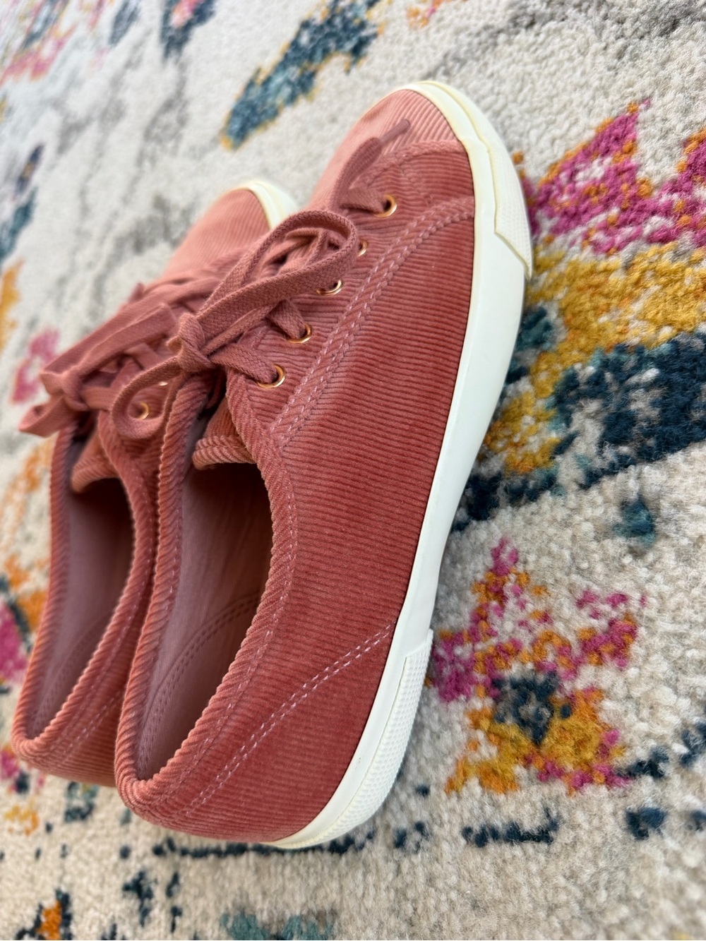 Old Navy Corduroy Sneakers Camelia Rose Women’s 8 - Picture 3 of 8